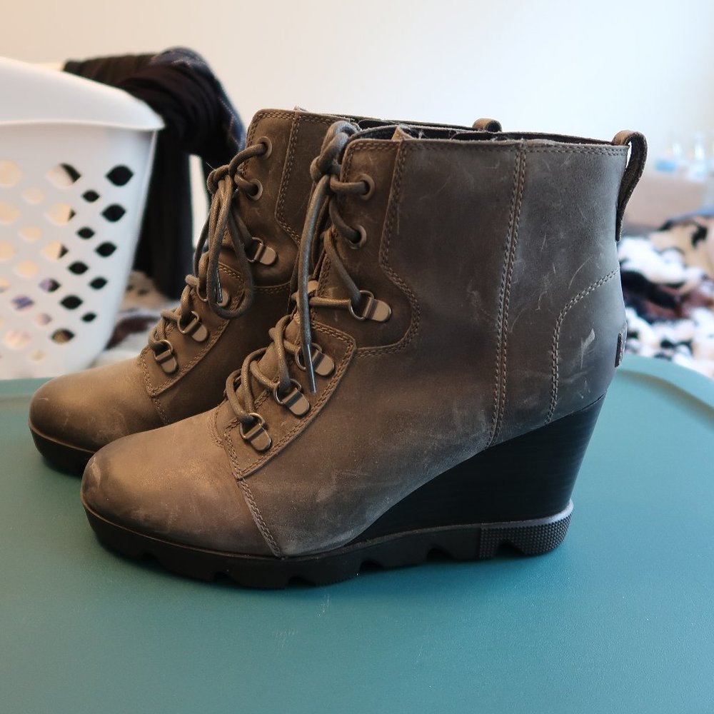 Sorel Joan uptown lace bootie wedge - quarry